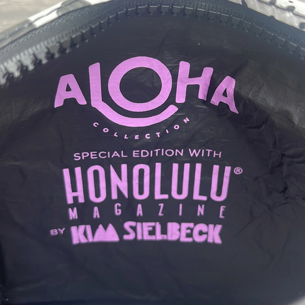 Aloha Collection Small Pouch, Dragon Fruit - Picture 8 of 9